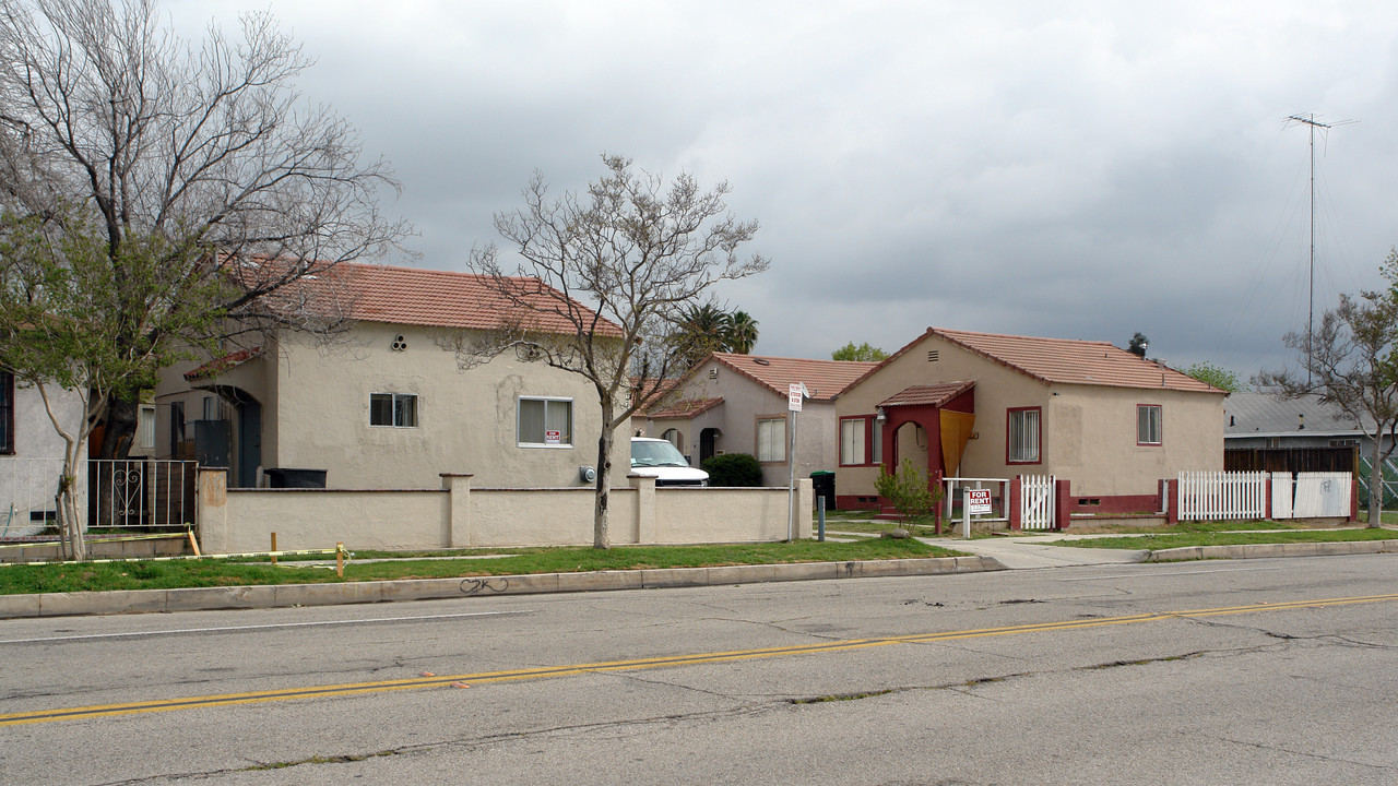 154 E 4th St in San Bernardino, CA - Building Photo