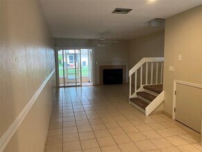 6138 SW 8th Ln in Gainesville, FL - Building Photo - Building Photo