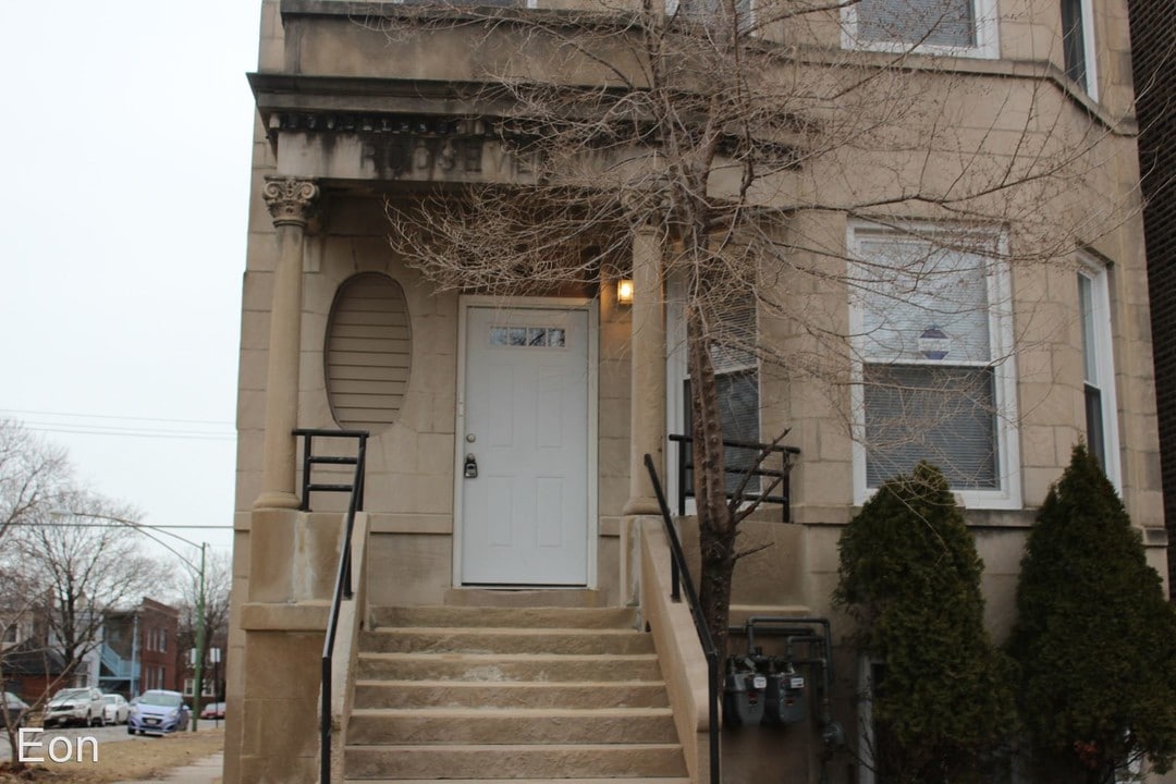 7237 S Ridgeland Ave in Chicago, IL - Building Photo