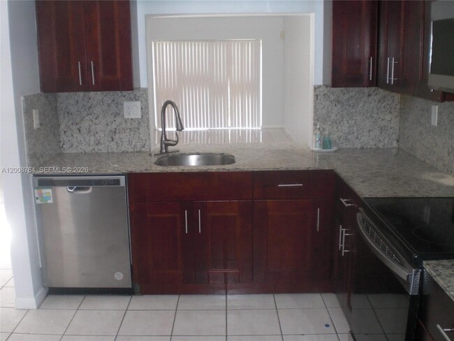 962 NW 79th Terrace in Plantation, FL - Building Photo - Building Photo