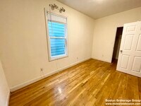 733 Parker St photo'