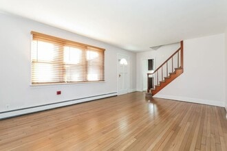 525 Lonely Cottage Rd in Upper Black Eddy, PA - Building Photo - Building Photo