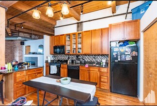 625 W Jackson Blvd, Unit 813 in Chicago, IL - Building Photo - Building Photo