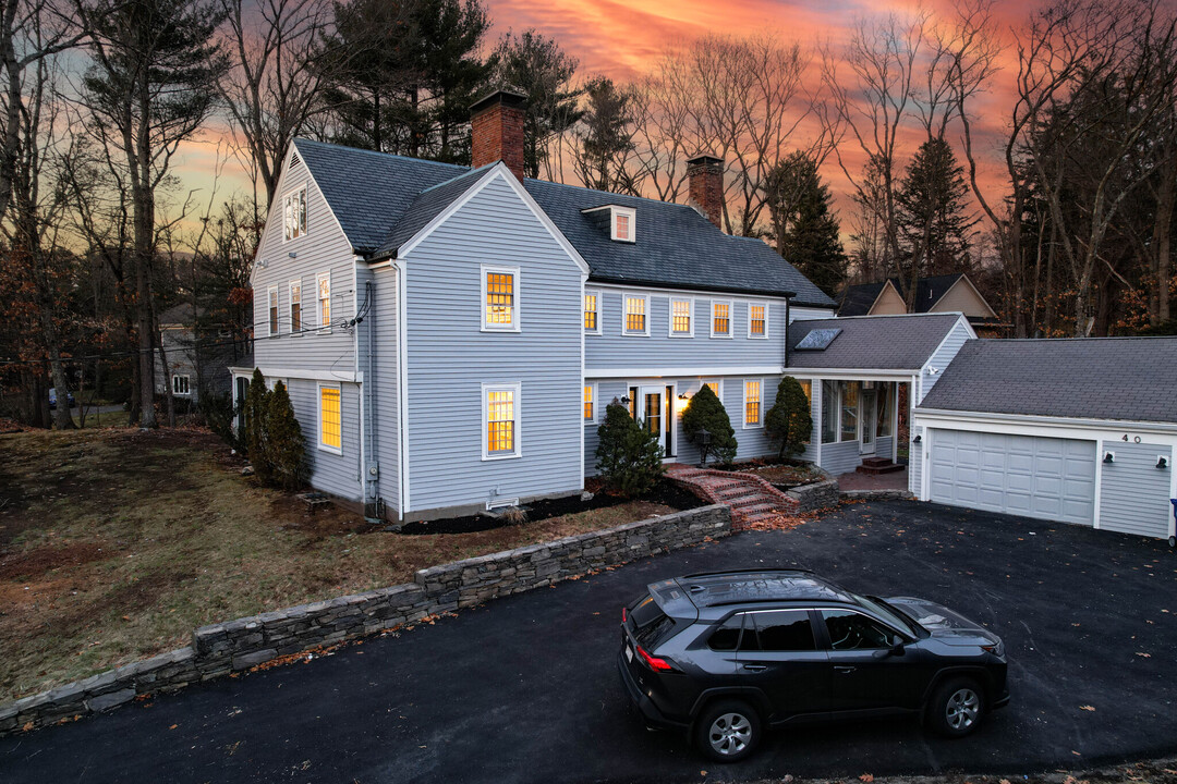 40 Puddingstone Ln in Newton, MA - Foto de edificio