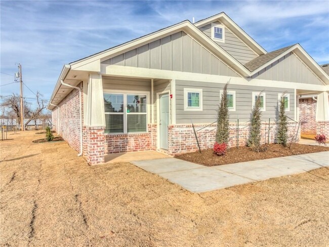 735 W Hurd St in Edmond, OK - Building Photo - Building Photo