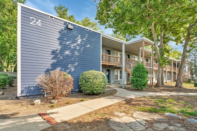 18 N Parkside Ave in Glen Ellyn, IL - Building Photo - Building Photo