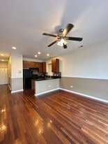 7654 S Colfax Ave in Chicago, IL - Building Photo