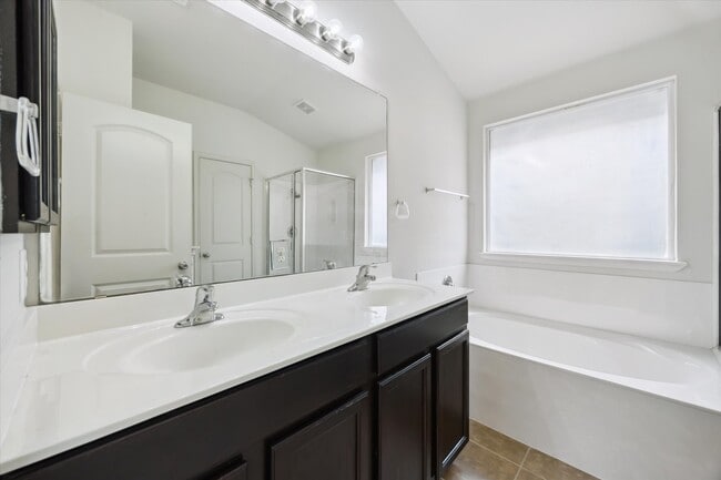 property at 2124 Nestlewood Dr