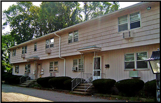 142-148 Bradford Ave Apartments