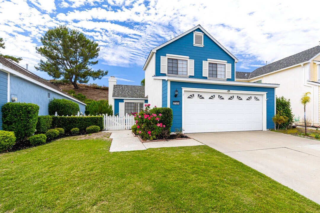 27521 White Fir Ln in Mission Viejo, CA - Building Photo
