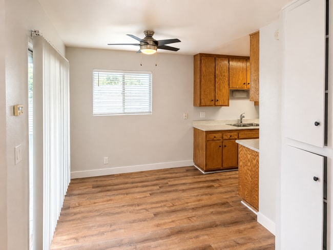 401 N Tustin Ave, Unit D, Unit D