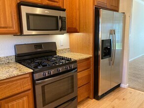 806 SW Kinsington Ct in Grants Pass, OR - Building Photo - Building Photo