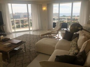 3640 Yacht Club Dr in Aventura, FL - Building Photo - Building Photo