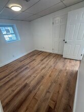 2 Guertin St, Unit 2 guertin st. in West Warwick, RI - Foto de edificio - Building Photo