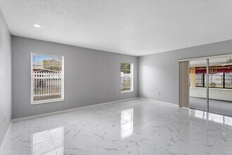 8609 Sunny Hollow Ln in Orlando, FL - Building Photo - Building Photo