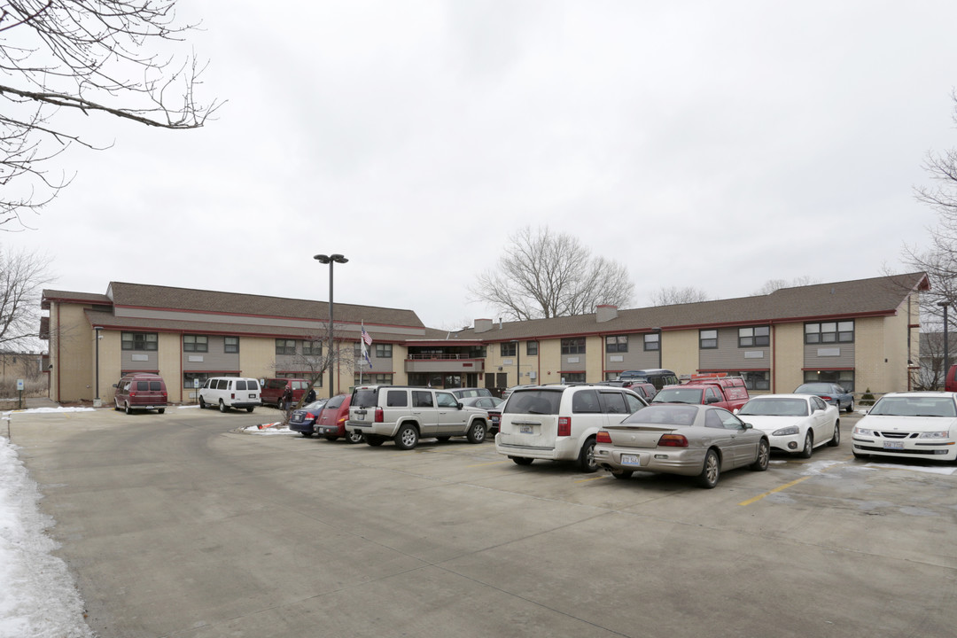 Midvale Apartments in Rockford, IL - Foto de edificio