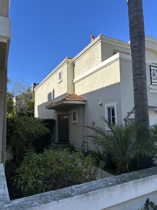 15 Hawaii Dr in Aliso Viejo, CA - Foto de edificio - Building Photo