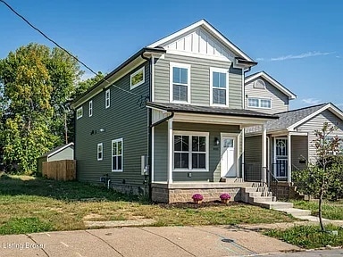 property at 935 E Madison St