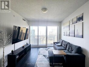 88 Harbour St in Toronto, ON - Building Photo - Building Photo