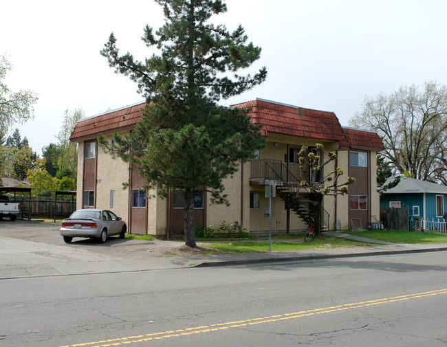 340 March Ave in Healdsburg, CA - Building Photo - Building Photo