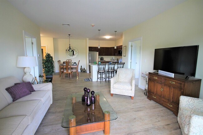 2 Regency Village Way-Unit -310 in Merrimac, MA - Building Photo - Building Photo