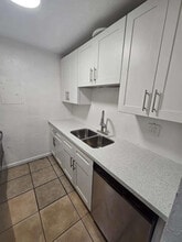 2719 NW 39th Terrace in Lauderdale Lakes, FL - Building Photo - Building Photo