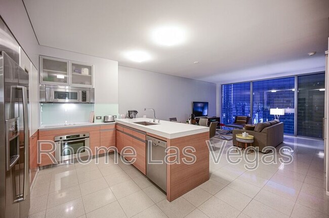 3726 S Las Vegas Blvd in Las Vegas, NV - Building Photo - Building Photo