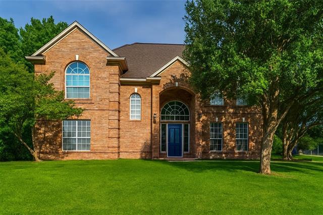 property at 900 Meadow Ln