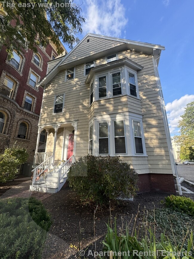 381 Harvard St