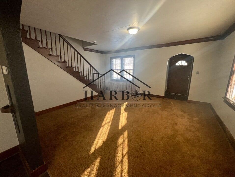 905 1st Ave SW in Austin, MN - Building Photo