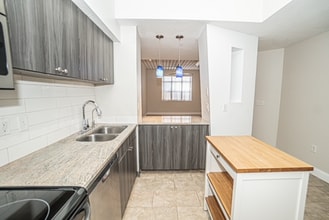 2320 W Azeele St in Tampa, FL - Building Photo - Building Photo