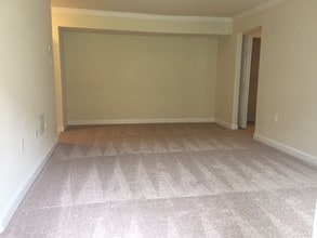 Crystal Springs in Silver Spring, MD - Building Photo - Building Photo