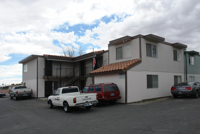 4820 W Twain Ave in Las Vegas, NV - Building Photo - Building Photo