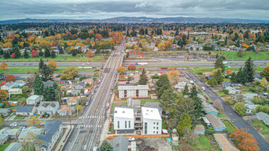 Willard Apartments in Portland, OR - Building Photo - Building Photo