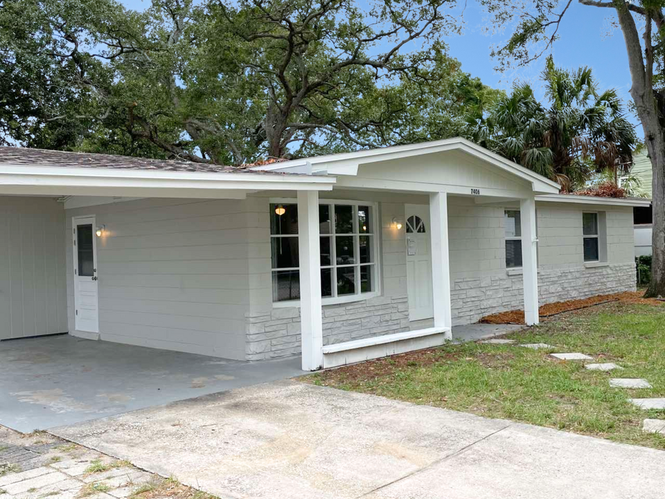 7406 S Mascotte St in Tampa, FL - Building Photo