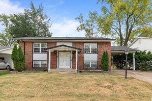 12464 Glengate Dr in Maryland Heights, MO - Building Photo