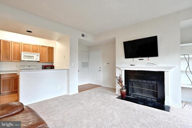 12164 Penderview Ln-Unit -1625 in Fairfax, VA - Building Photo - Building Photo