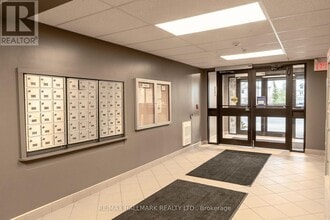 67 Kingsbury Square in Guelph, ON - Building Photo - Building Photo