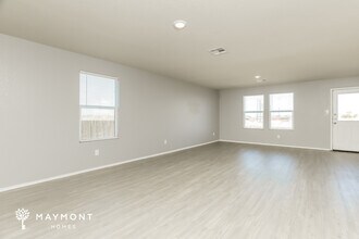 347 Agave Cir in Jourdanton, TX - Building Photo - Building Photo