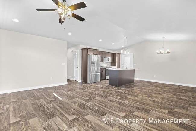 5339 Coal Bank Dr in Rapid City, SD - Building Photo - Building Photo