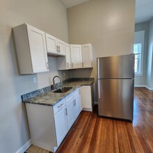 92.5 Maple St in Northampton, MA - Building Photo - Building Photo