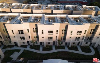 1805 W Bankside Wy in Los Angeles, CA - Building Photo