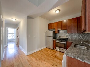 644 W Oakdale in Chicago, IL - Building Photo - Building Photo