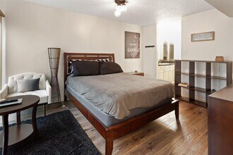 2909 Hillcroft St in Houston, TX - Building Photo - Building Photo