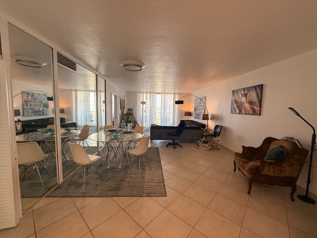 5825 Collins Ave in Miami Beach, FL - Foto de edificio - Building Photo