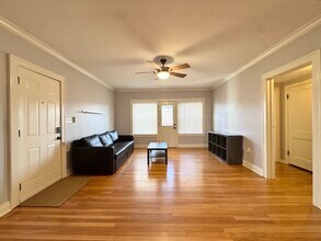 4436 Mill Creek Pky, Unit 3S in Kansas City, MO - Foto de edificio - Building Photo