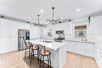 133 Hideaway Loop in Mission Viejo, CA - Building Photo - Building Photo