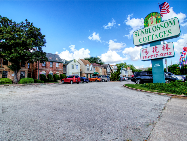 SunBlossom Cottages in Houston, TX - Building Photo - Building Photo