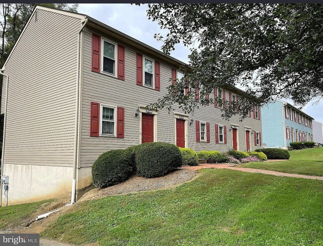 property at 1617 Chadwick Cir