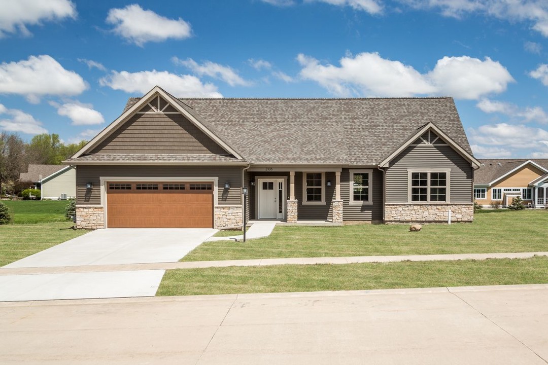 Pebble Pointe in Urbana, IL - Building Photo